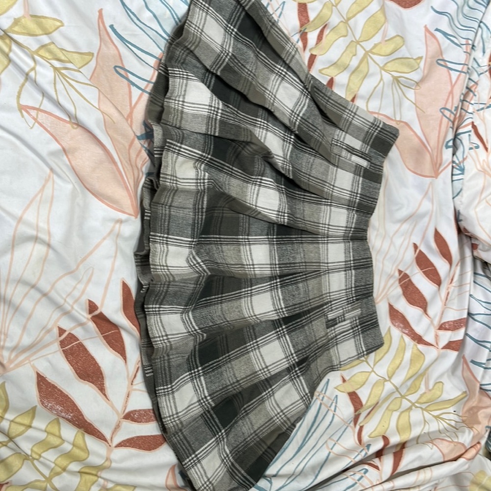 Fully lined  Plaid Skirt. Never worn
